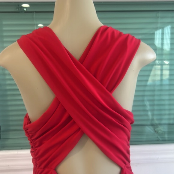 Prity red dress - Picture 4 of 5